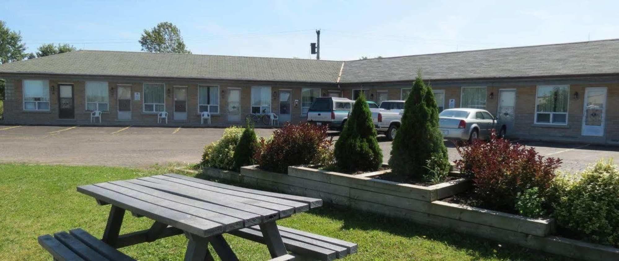 Seaway Motel Порт-Колборн Экстерьер фото